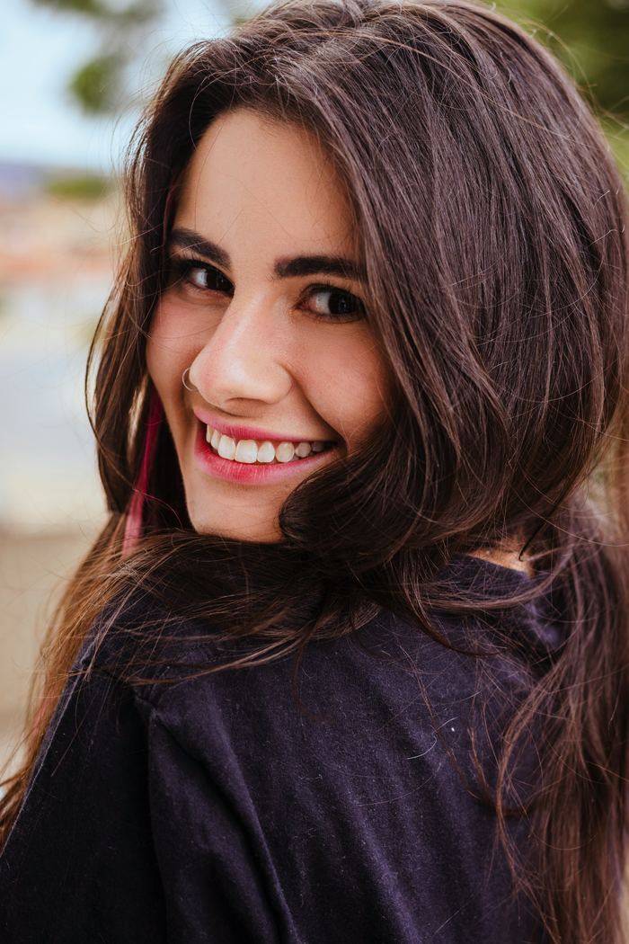 Lana, founder and lead teeth whitening artist at Carte Blanche with 15+ years of experience