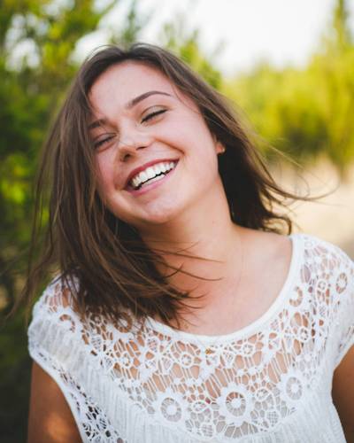 Perfect teeth whitening results from one professional 60-minute session at Carte Blanche